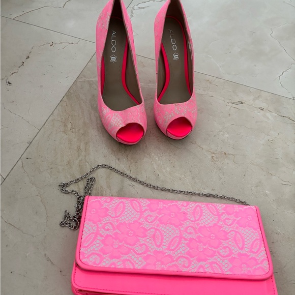 ALDO Pink Lace Peep Toe Heels and Clutch Set - Picture 1 of 6